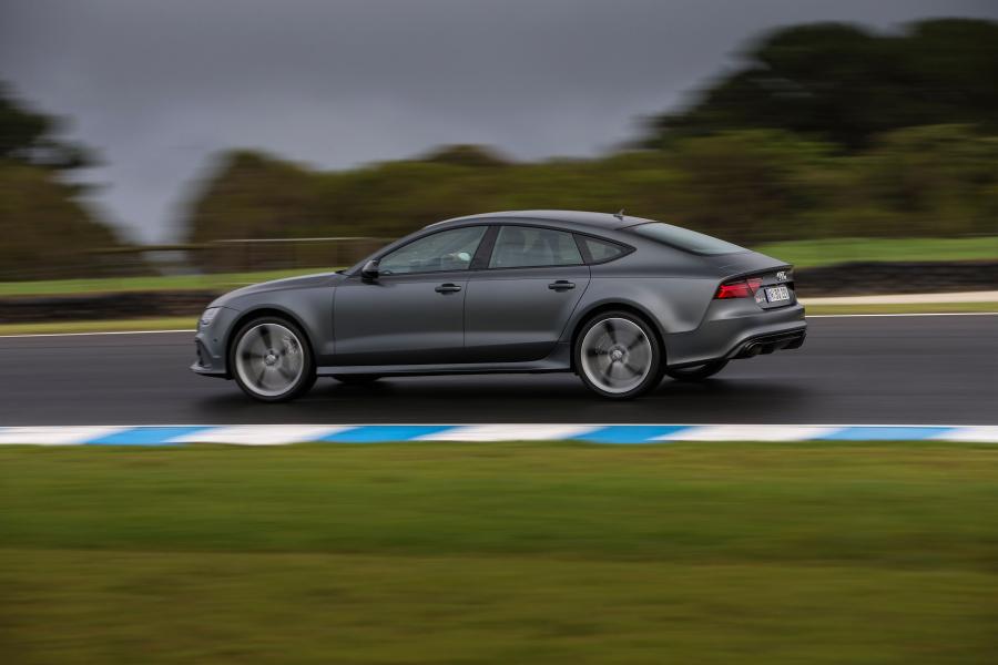  Audi RS7 Sportback 2015 года  (AU) (фото 15 из 18)